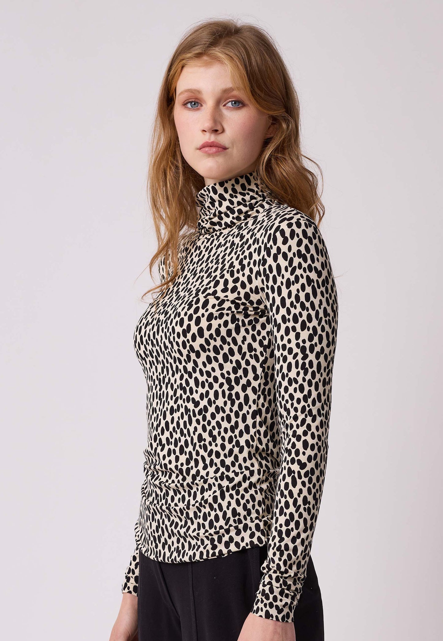 Roll-neck sweater, model Anna