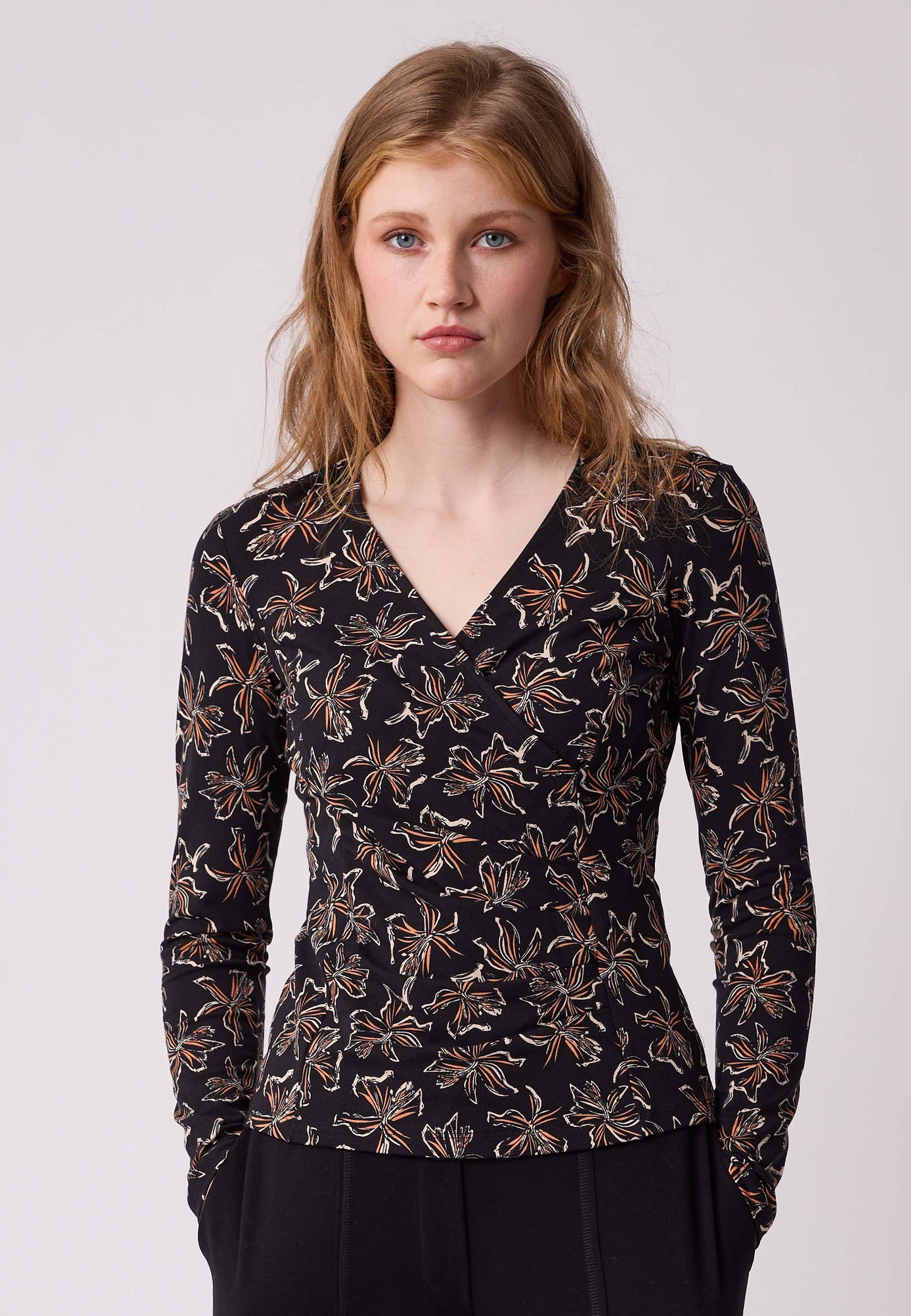 Wrap shirt, model Miri