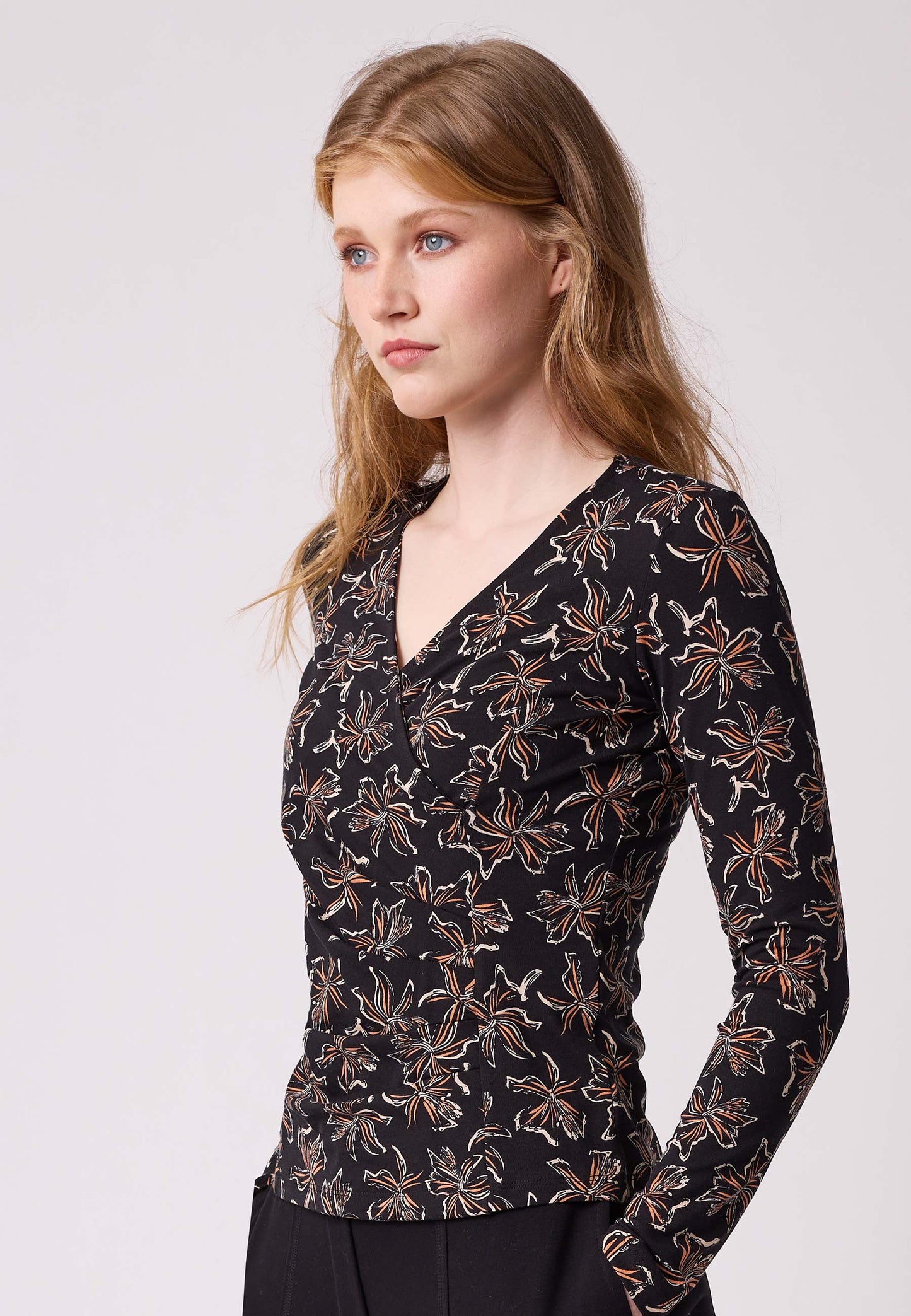 Wrap shirt, model Miri