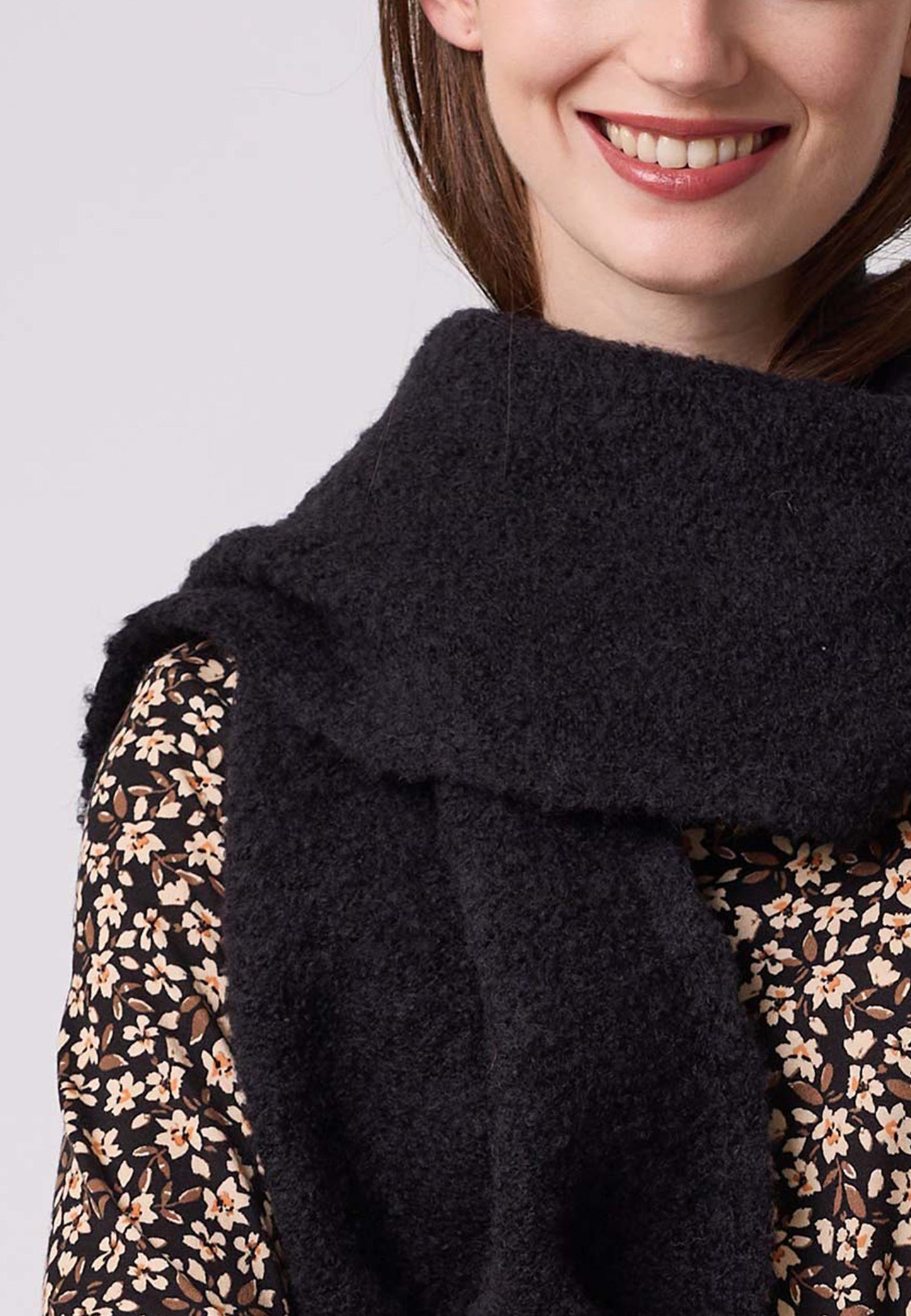 Scarf, model Greta