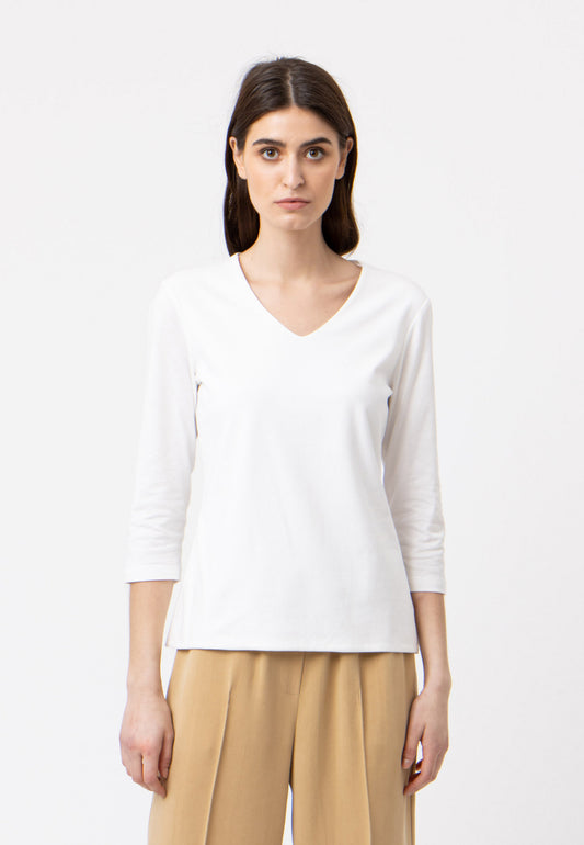 V-neck shirt, model Mara
