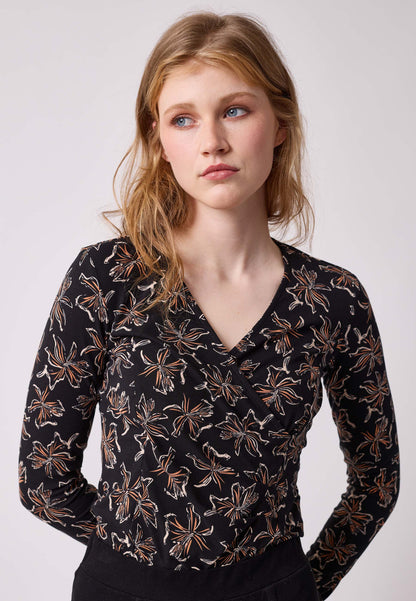 Wrap shirt, model Miri