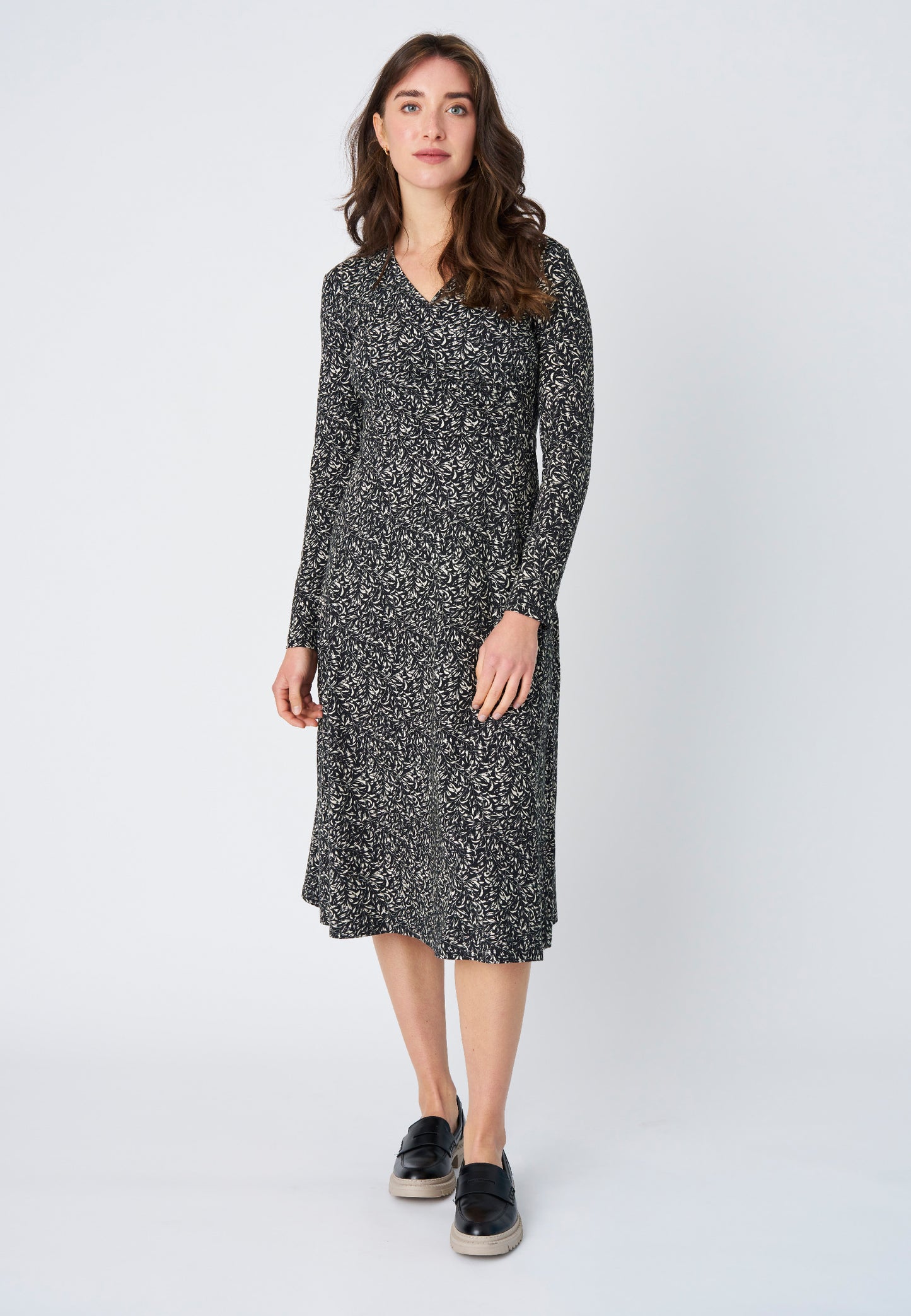 Wrap dress, model Joelle