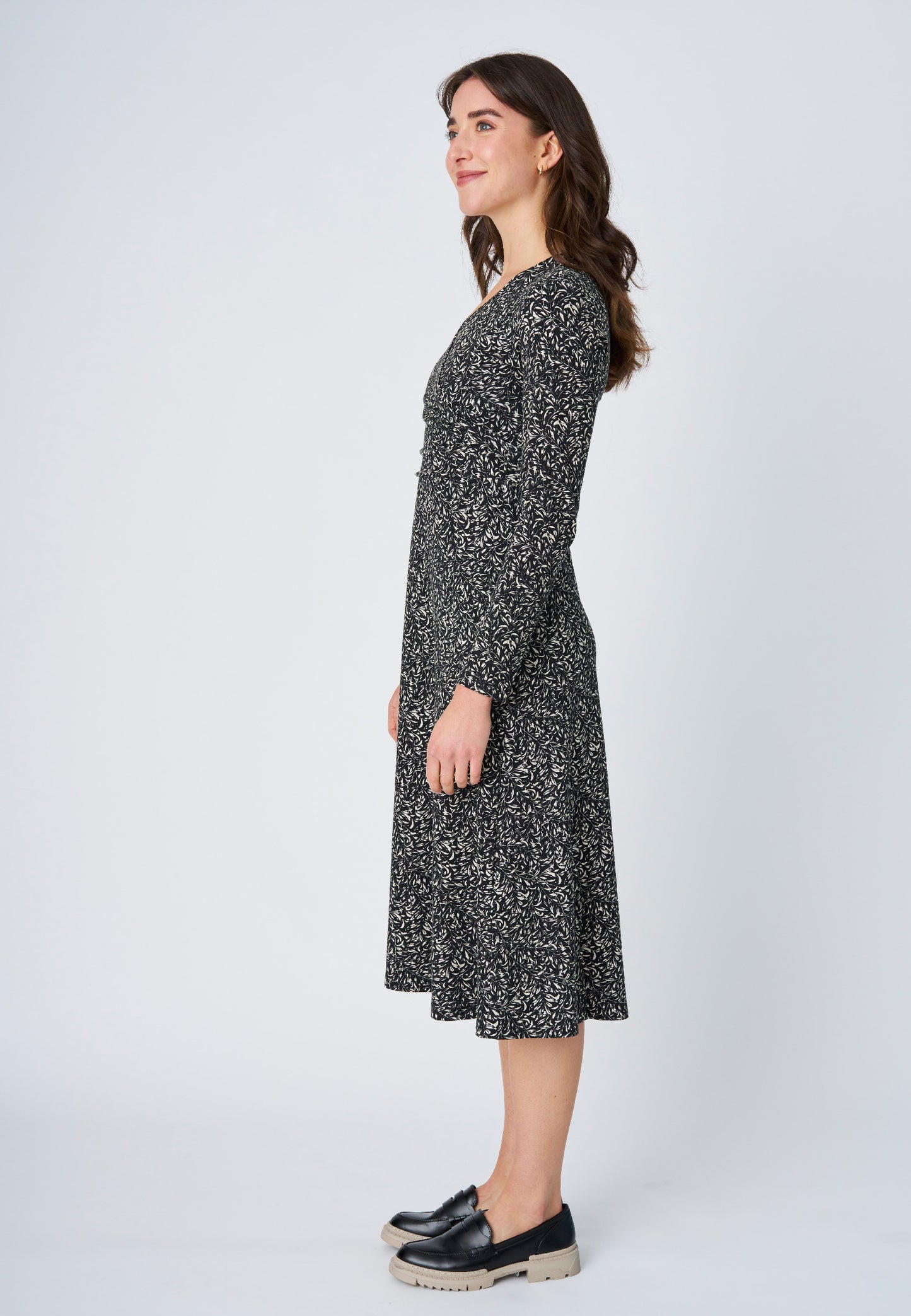 Wrap dress, model Joelle