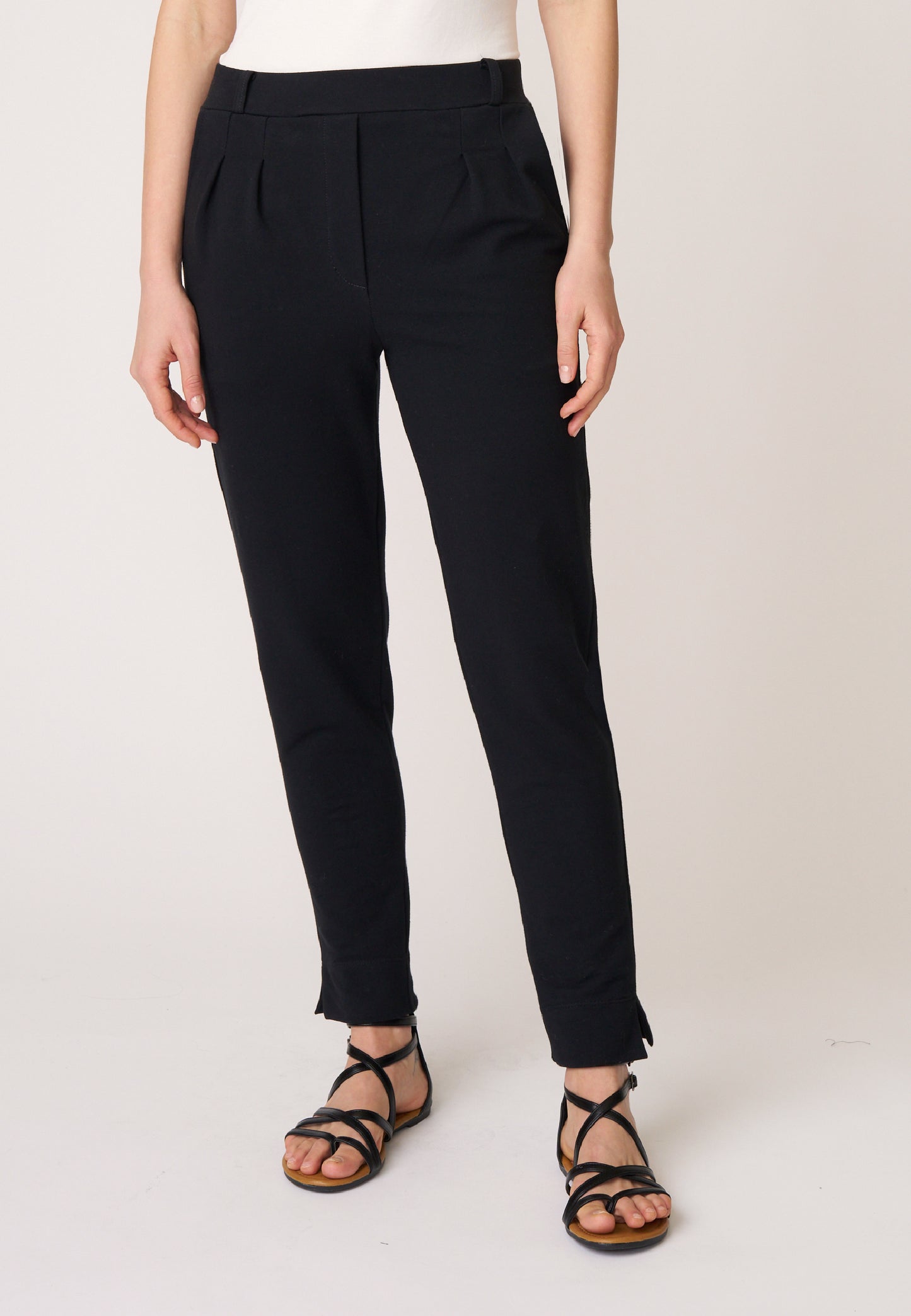 Trousers, model Utta