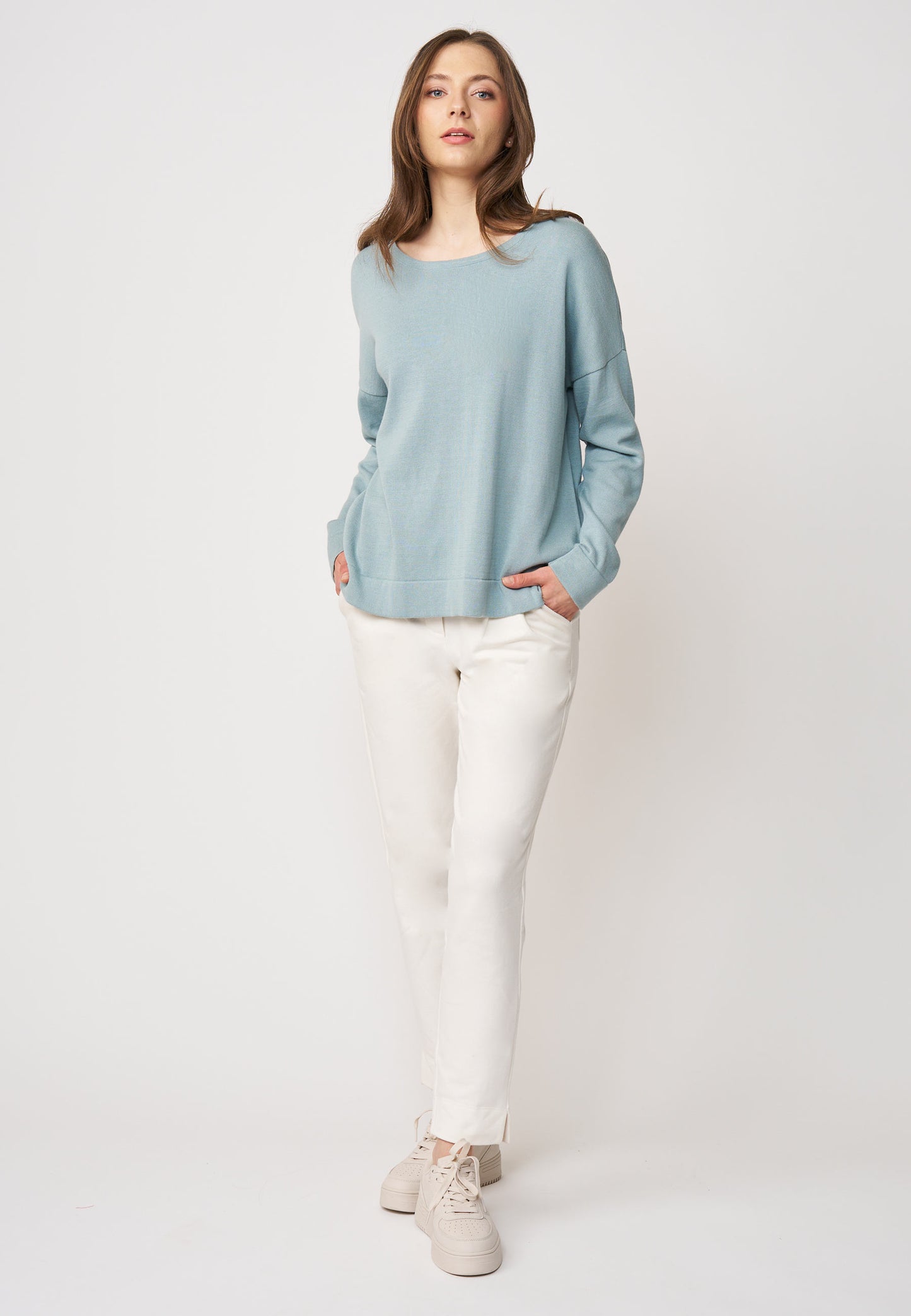 Pulli, Modell Rafaela in hellem Blau mit lässigem Schnitt und weichem Material für ein entspanntes, modernes Outfit