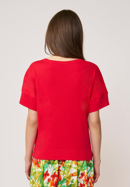 Shirt, Modell Valentina in kräftigem Rot mit kurzen Ärmeln und lockerem Schnitt aus angenehm weichem Stoff