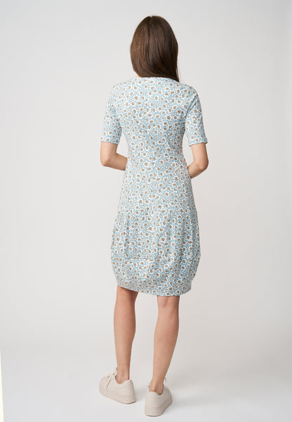Kleid, Modell Miju mit zartem Blumenmuster, halblangen Ärmeln und lockerer Passform für femininen, sportlichen Look