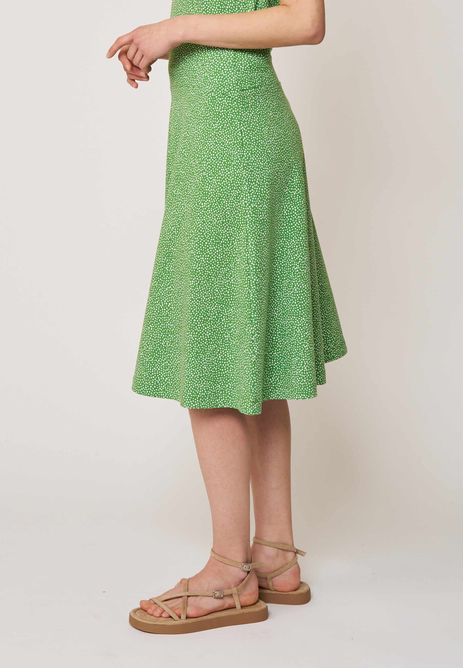 Rock, Modell Mila in lebhaftem Grün mit zartem Muster und schwingendem Schnitt für sommerliche Eleganz