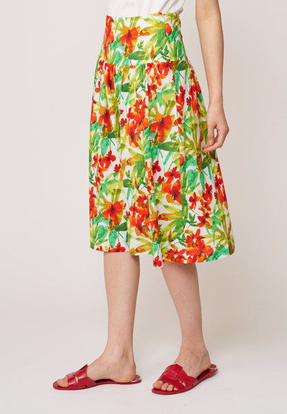 Rock, Modell Donia in frischem Blumenmuster mit lebendigen Rottönen und lockerem, knielangem Schnitt für sommerliche Leichtigkeit