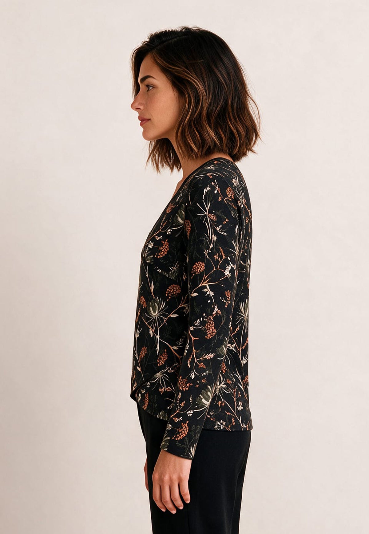 Wrap top, model Lisa