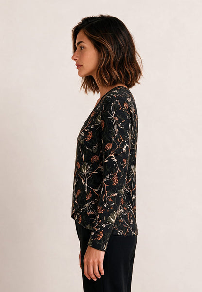 Wrap top, model Lisa