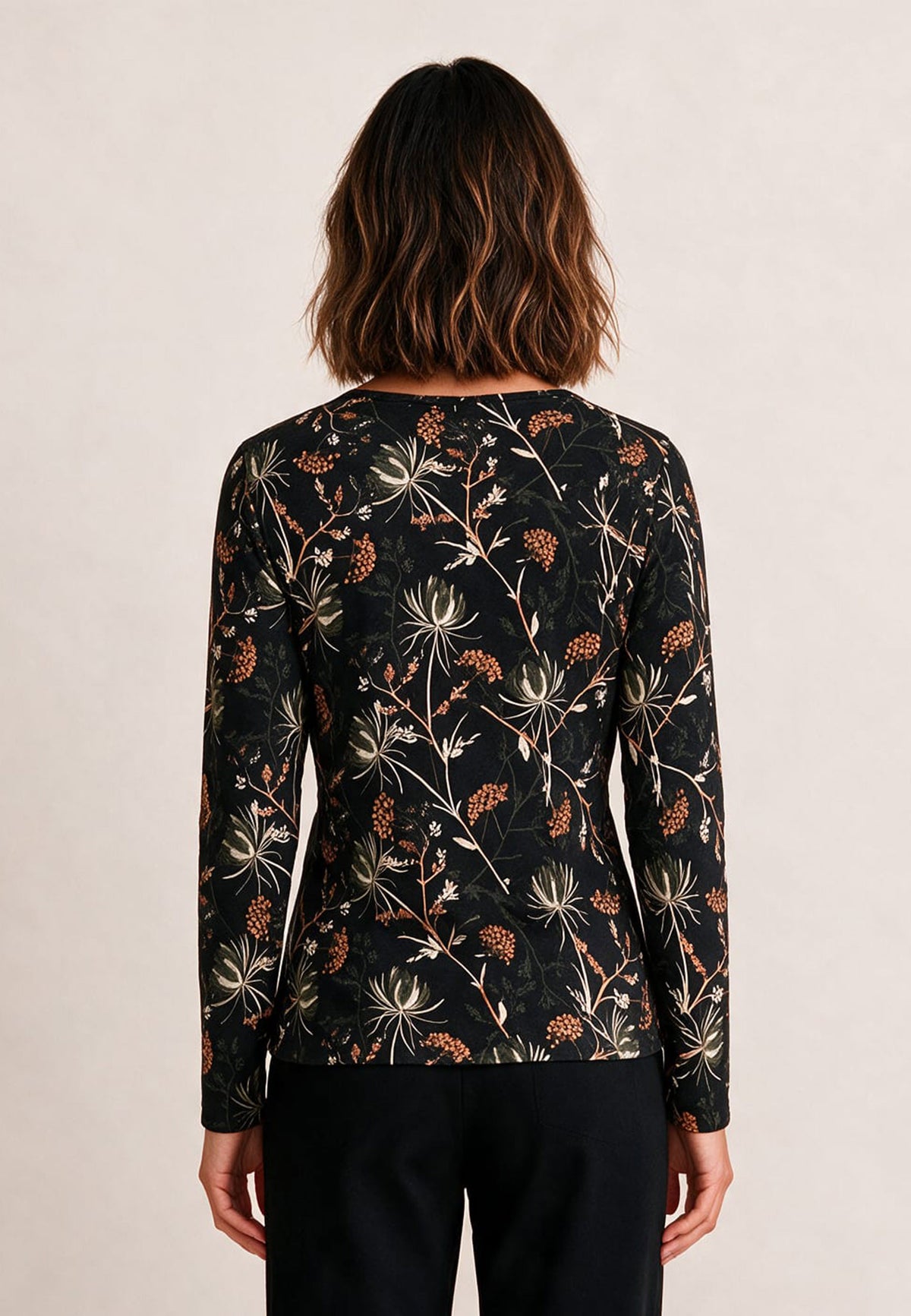 Wrap top, model Lisa