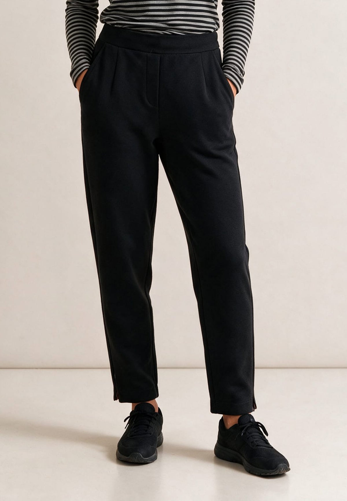 Trousers, style Regina