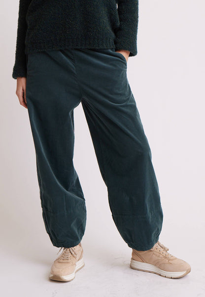 Trousers, Kira style