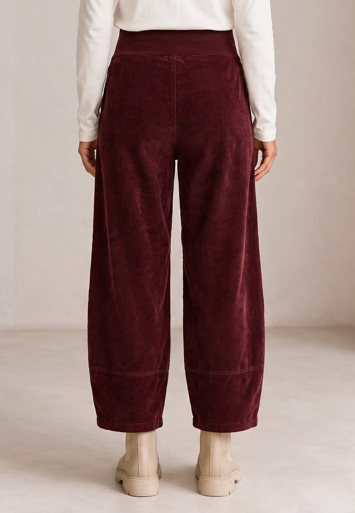 Hose, Modell Kira