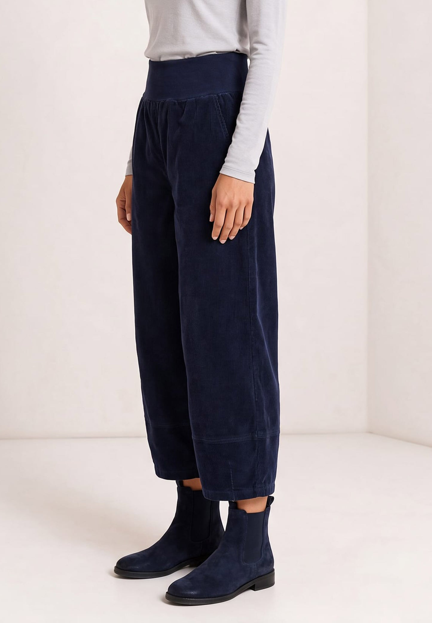 Hose, Modell Kira