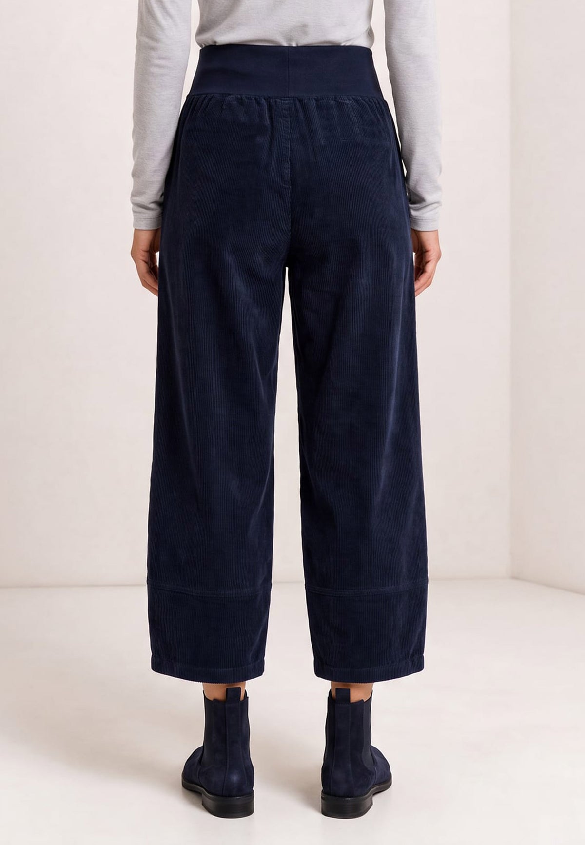Hose, Modell Kira
